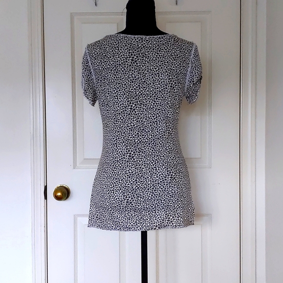 NWOT. H&M 100% Cotton Animal Print Short Sleeve Top with front buttons. - Picture 2 of 5